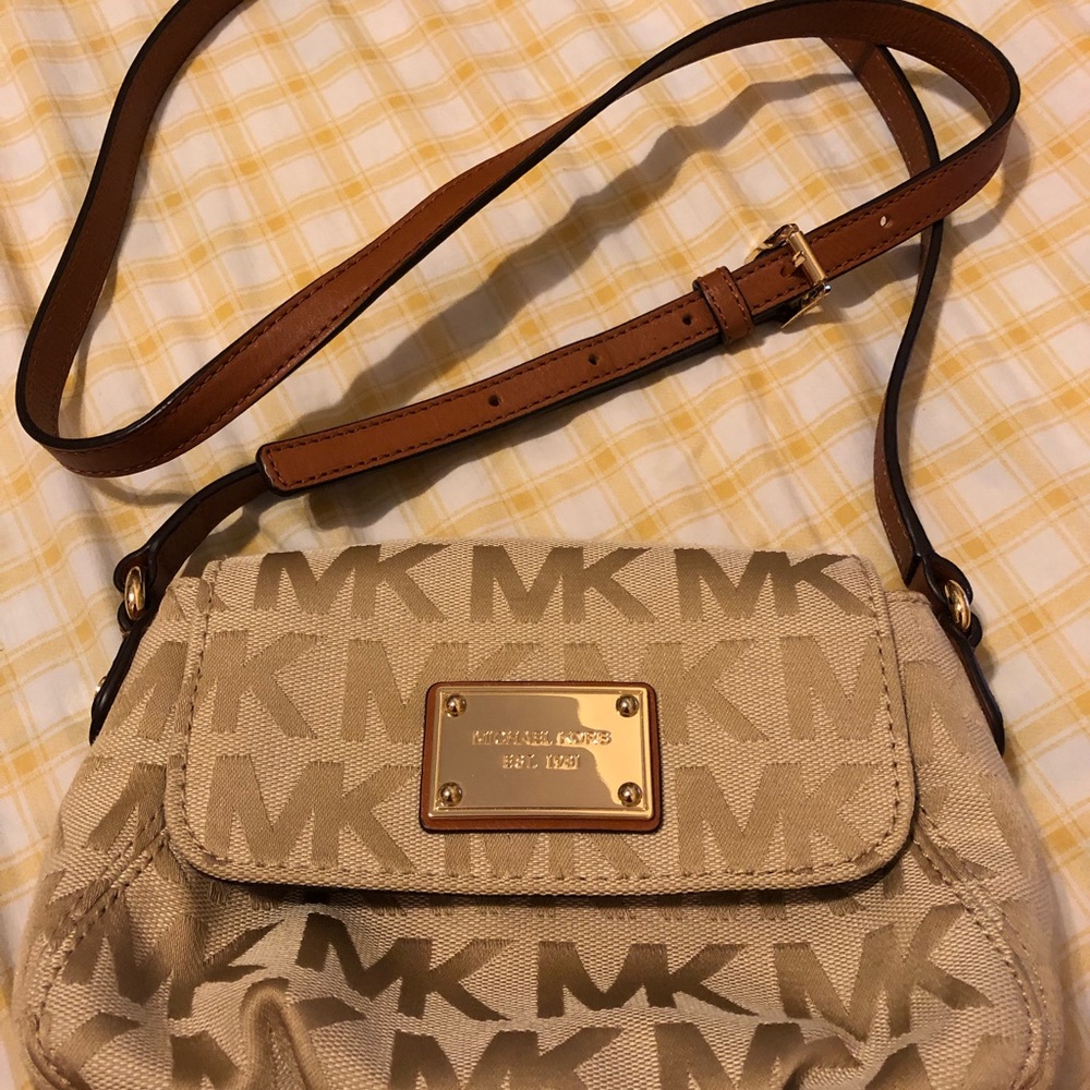 Michael kors small crossbody bag